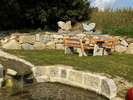 Fledermaus-Skulpturenweg und Fledermaus-Waldspielplatz