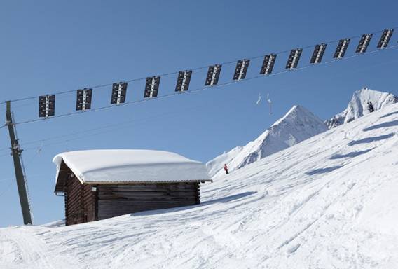 Bild zu Der erste Solarskilift der Welt in Tenna im Safiental