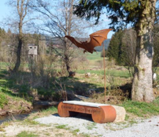 Fledermaus Skulpturenweg und Fledermaus Waldspielplatz